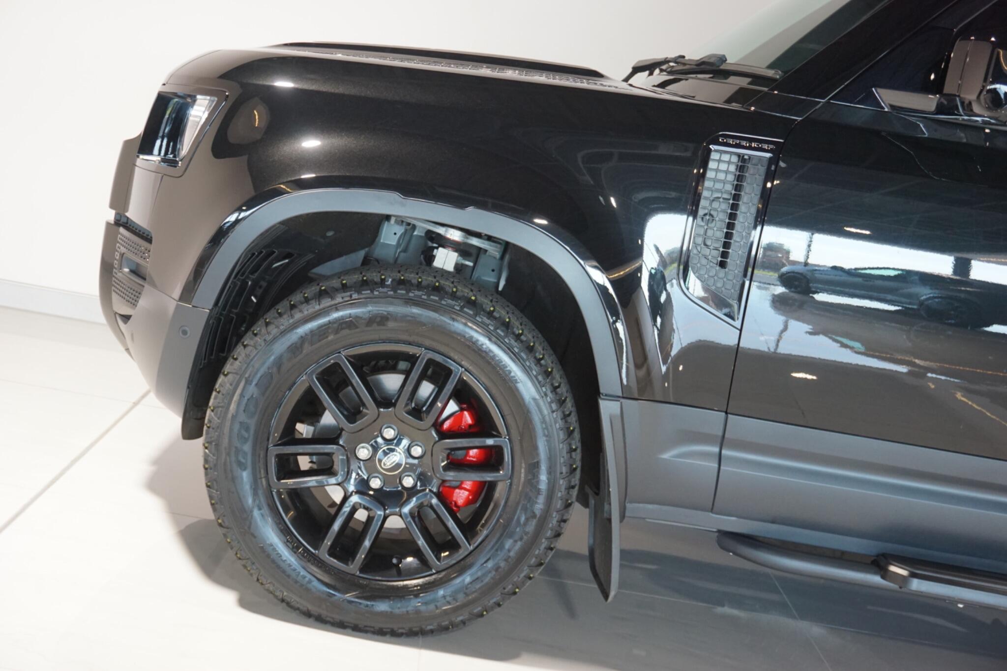 Land Rover Defender 90 3.0 D250 MHEV Hard Top SUV 3dr Diesel Auto 4WD SWB Euro 6 (s/s) (250 ps)